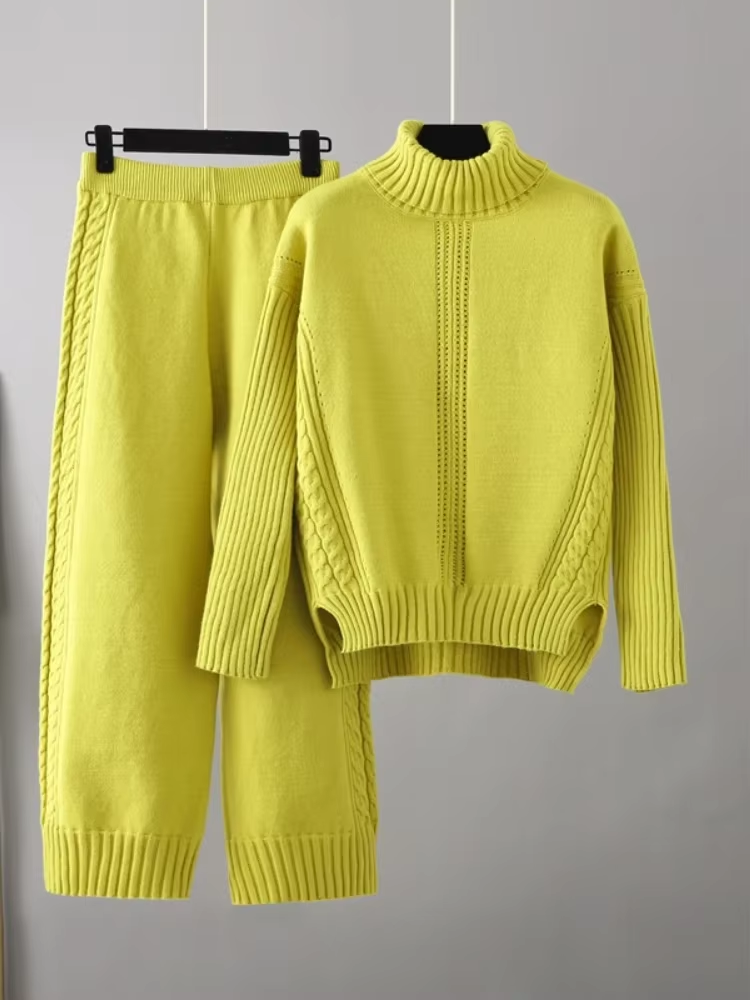 Scarlett™ - Stylish High-neck Pullover Sweater with Loose Pants Set