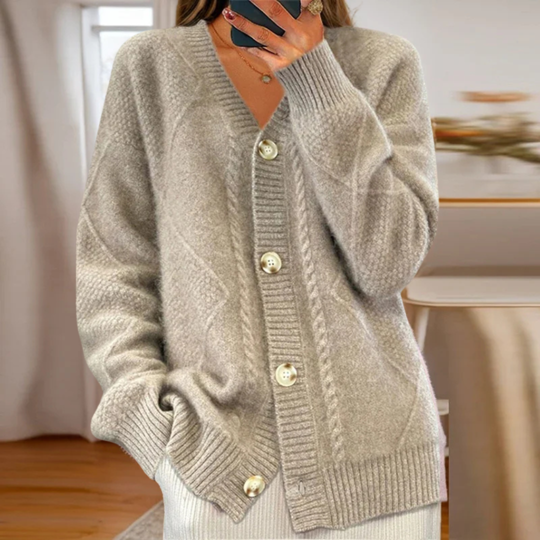 Maria | Cozy Cable-Knit Cardigan